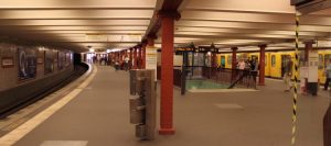 U-Bahnhof Alexanderplatz - Bahnsteig U2
