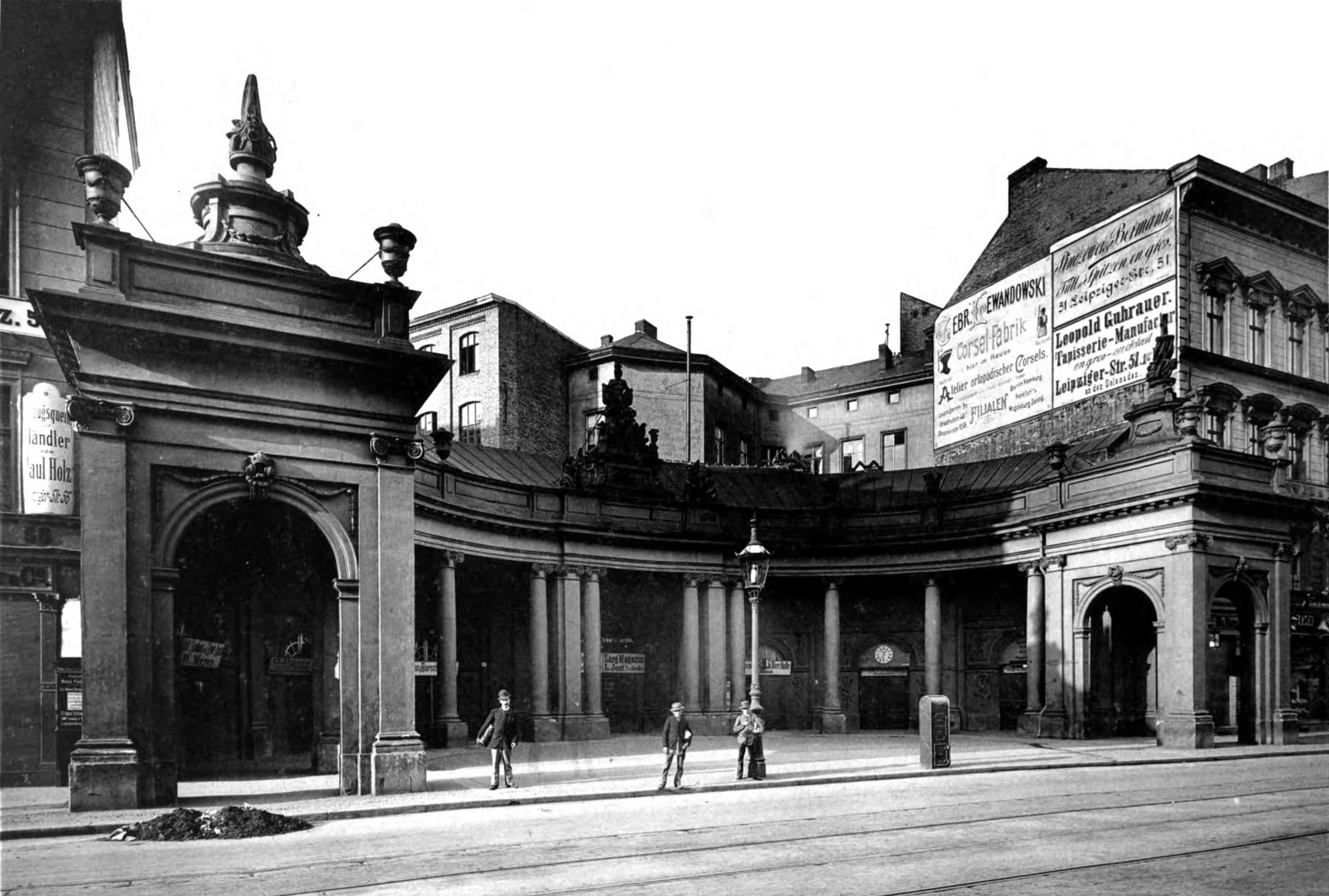 Spittelbrücke & Spittelkolonnaden – 1891 – Südlicher Säulengang